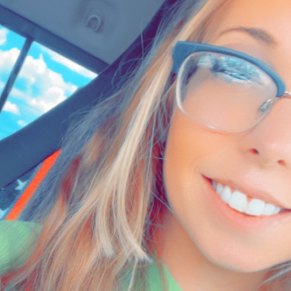 Meet your Posher, Stephanie